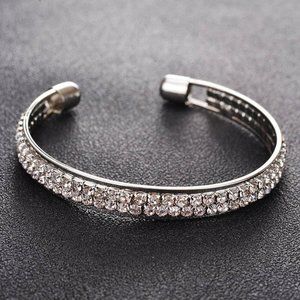 Fashionable diamond-studded open bracelet silver